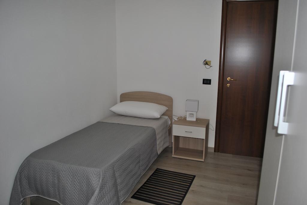 Raxul Guest house Sestu
