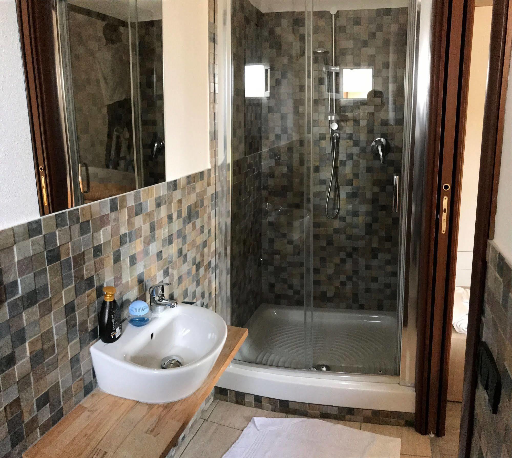 Raxul Guest house