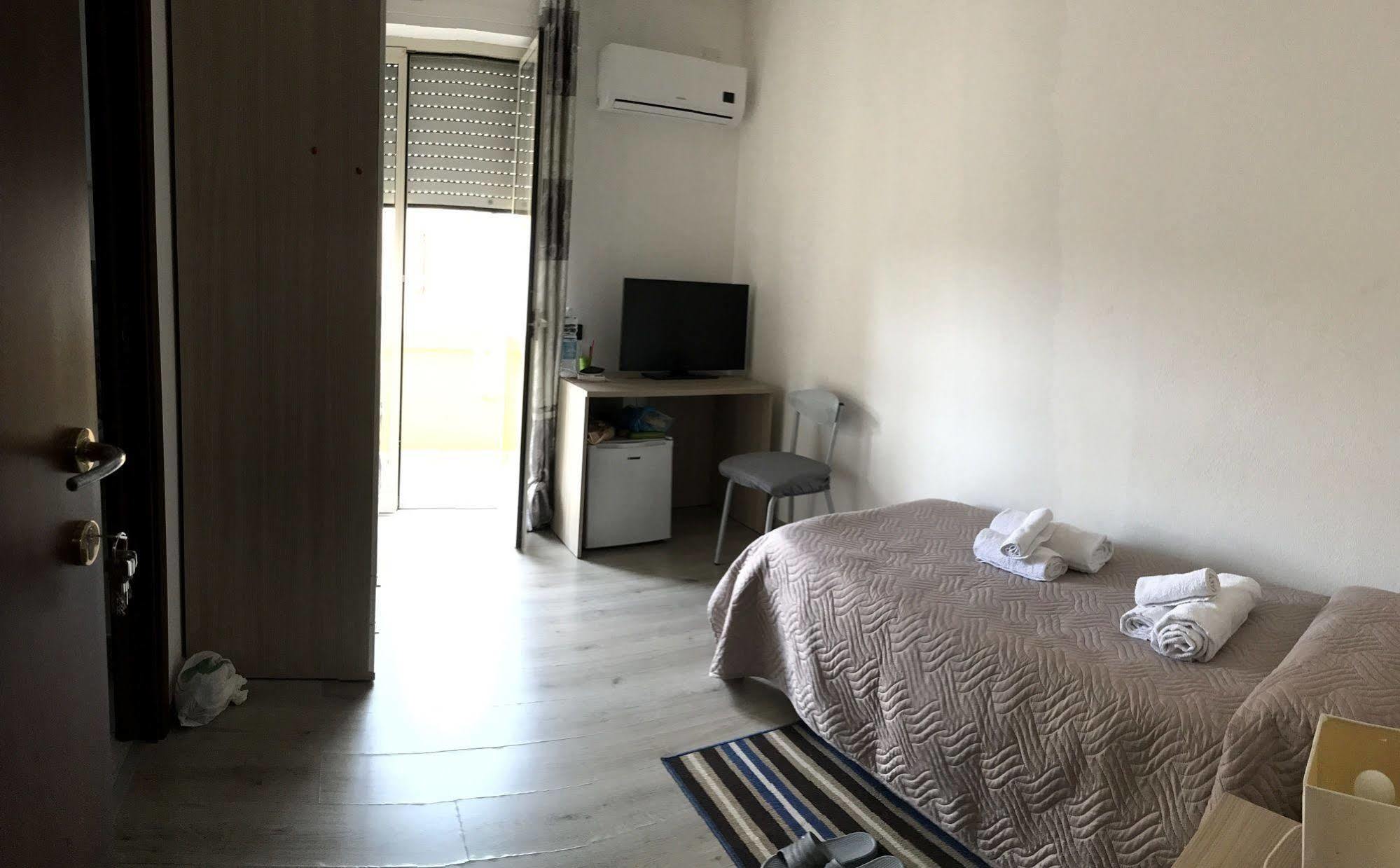 Raxul Guest house Sestu